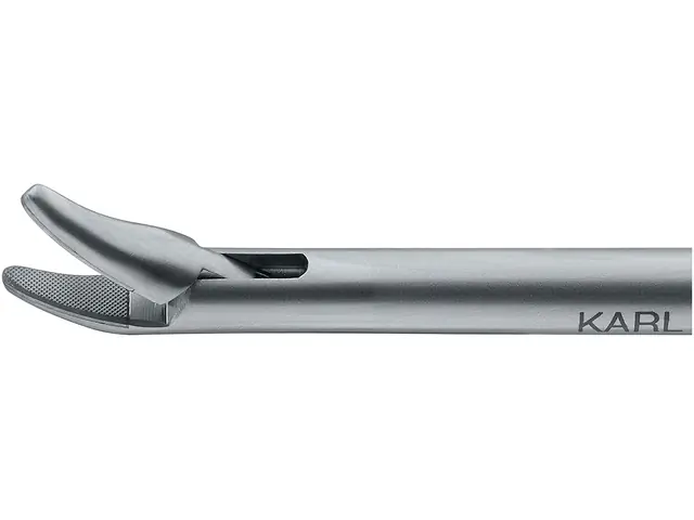 Macro Needle Holder, 5 mm, 33 cm | KARL STORZ Endoskope | Island