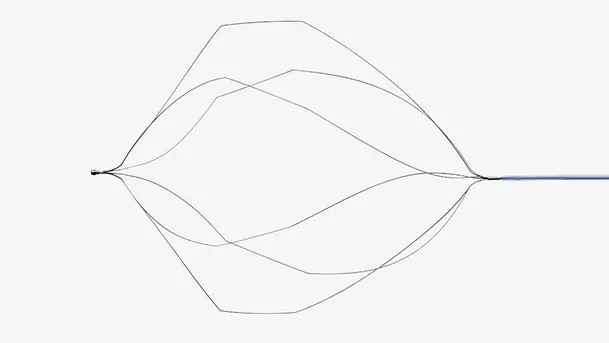 Dispositif médical de récupération veineuse en forme de panier métallique sur fond blanc.