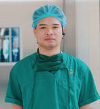 Dr. Nguyên Hoàng Hoà, surgeon at Saint Paul Hospital, introducing the new OR1<sup>™</sup> operating theatre